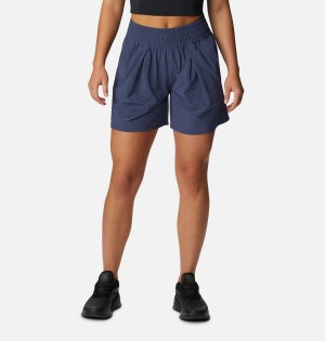 Navy Women's Columbia Boundless Beauty Shorts | PGAFC-0327