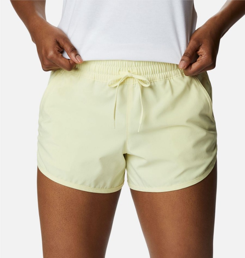 Green Women's Columbia Bogata Bay Stretch Shorts | YKMHD-3415