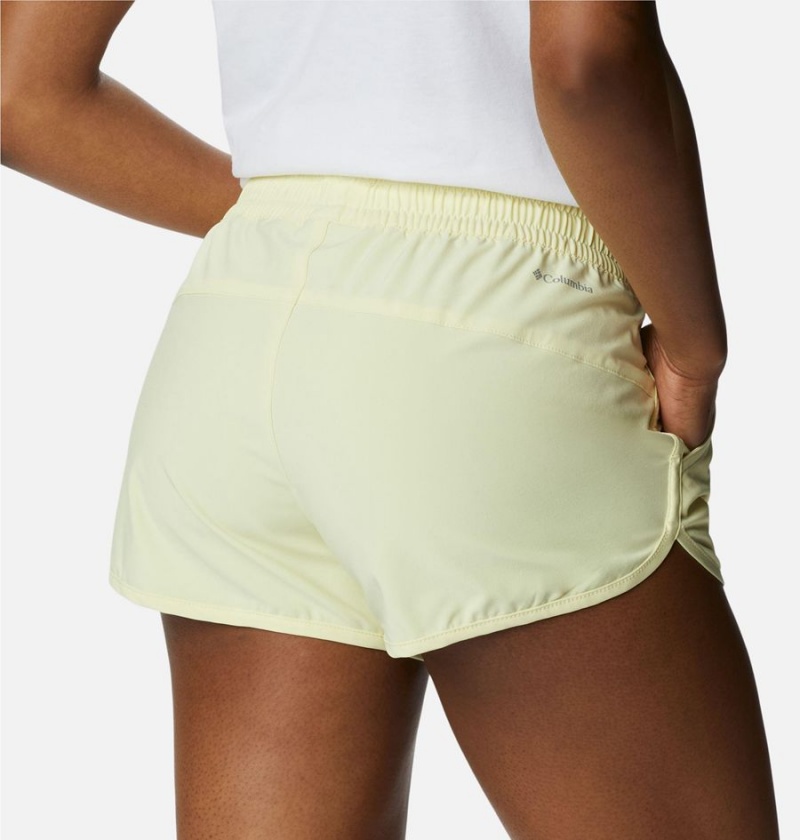 Green Women's Columbia Bogata Bay Stretch Shorts | YKMHD-3415