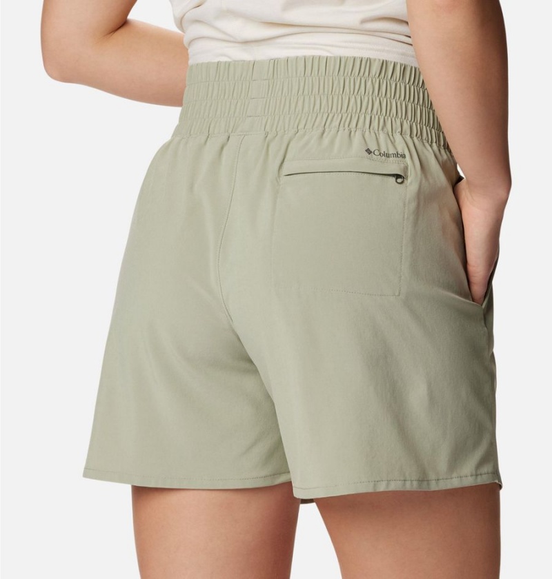 Green Women's Columbia Boundless Beauty Shorts | YRSKZ-9045