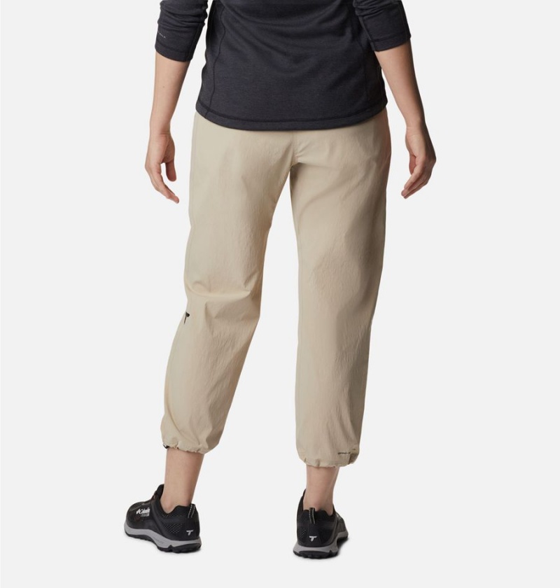 Khaki Women's Columbia Titan Pass Lightweight Pants | WGVEF-3571