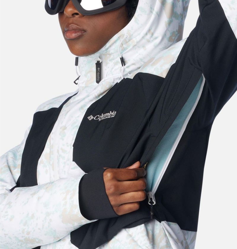 White Women's Columbia Highland Summit Ski Jacket | WBXDU-7516