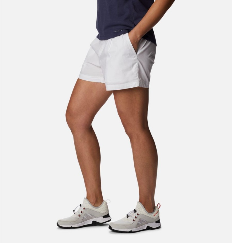 White Women's Columbia Norgate Shorts | VUKXS-6412