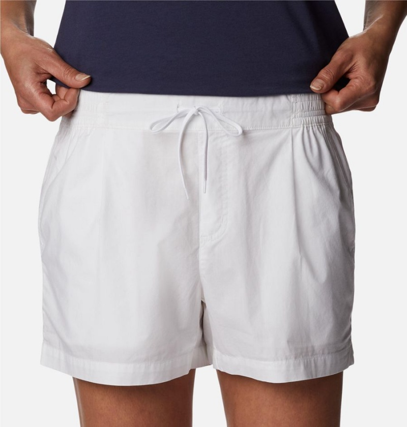 White Women's Columbia Norgate Shorts | VUKXS-6412